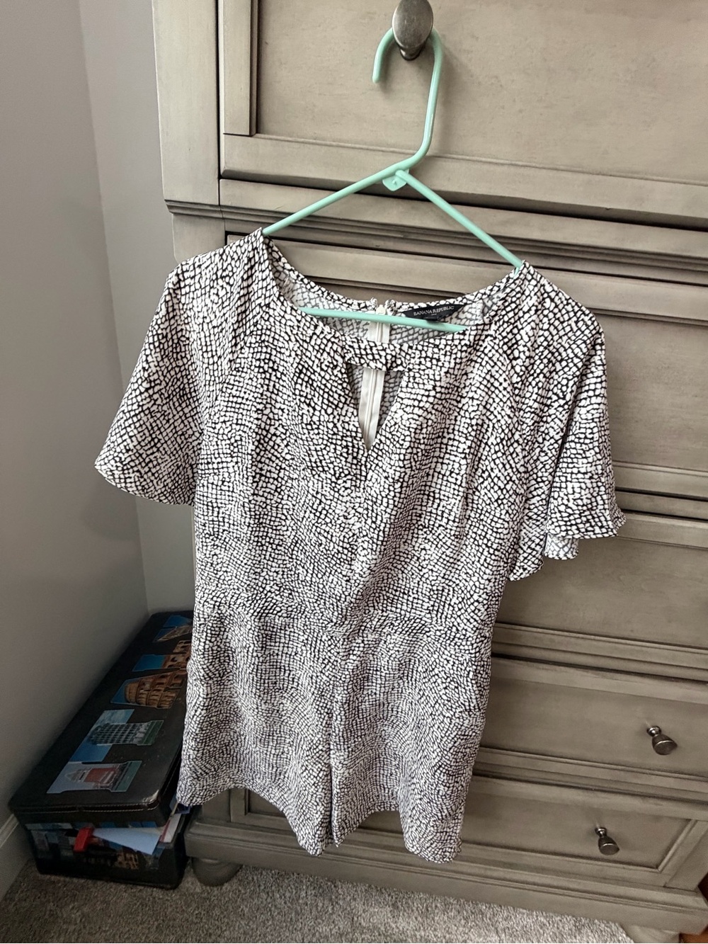 Banana Republic Black and White Printed Flutter Sleeve Top